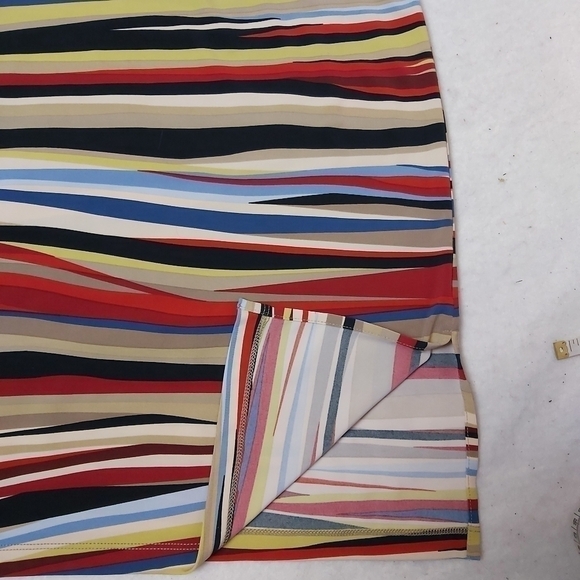 BCBGMAXAZRIA Striped Pencil skirt - Picture 4 of 9